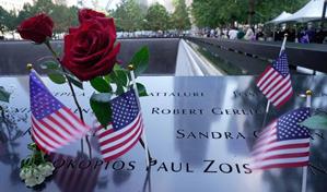 Nueva York conmemora los atentados del 11-S en medio de la división política