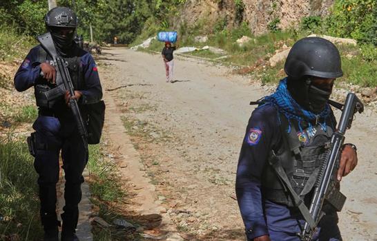 Fuerzas de seguridad lanzan operaci&oacute;n en el barrio del jefe pandillero haitiano Barbecue