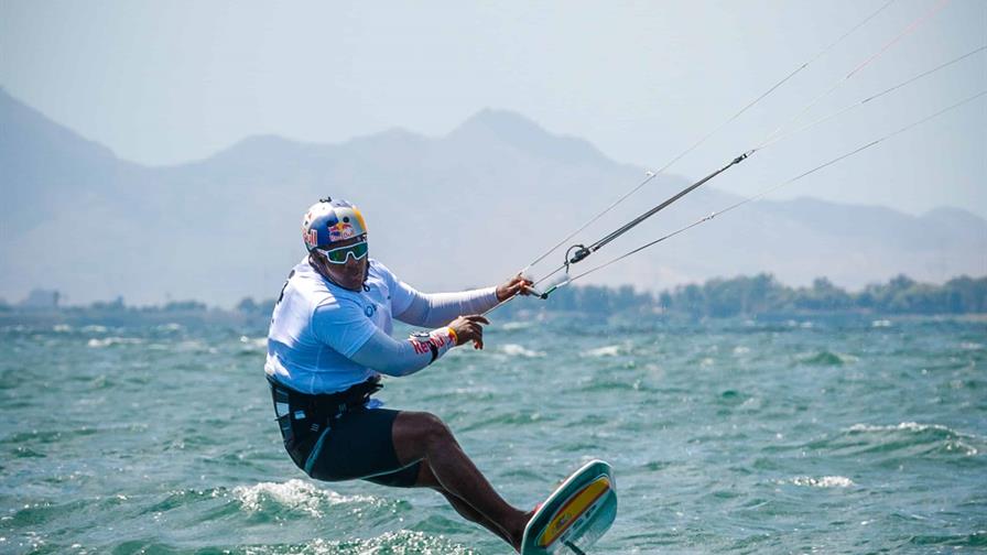 Deury Corniel se corona campeón en la Copa de España Fórmula Kite