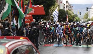 Los incidentes en el final de La Vuelta dejan 22 policías heridos y dos detenidos