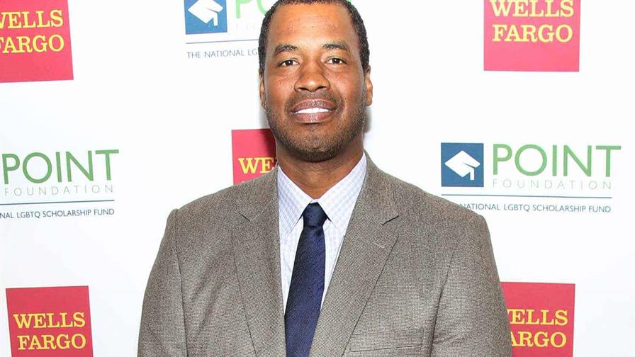 Jason Collins, primer jugador en declararse gay en la NBA, lucha contra tumor cerebral Jason Collins, primer jugador en declararse gay en la NBA, lucha contra tumor cerebral
