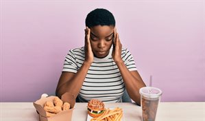 ¿Existe relación entre lo que comemos y la migraña?