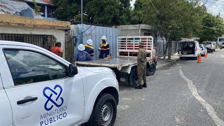 Desmantelan conexiones eléctricas ilegales en dos comercios de La Altagracia Desmantelan conexiones eléctricas ilegales en dos comercios de La Altagracia