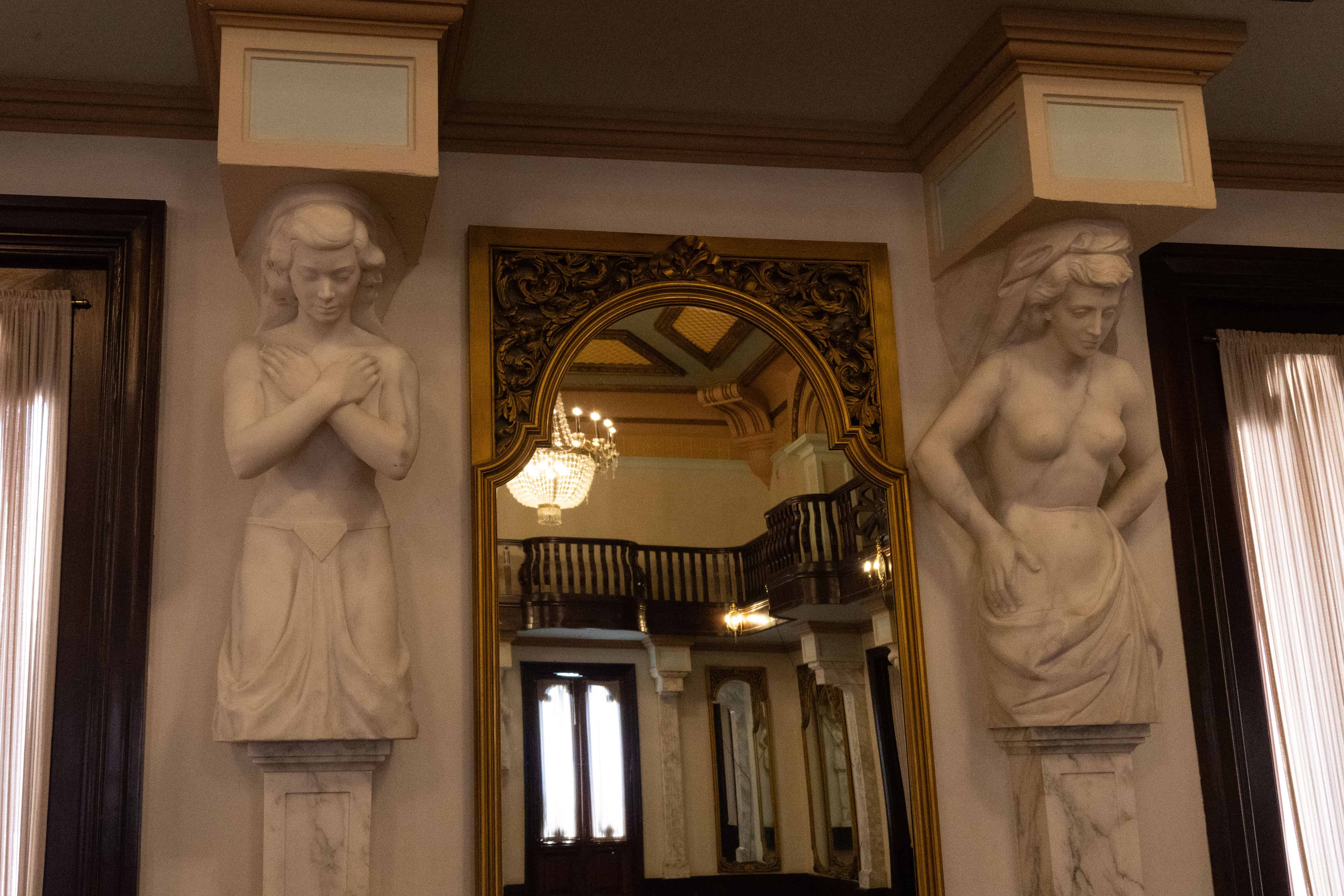 Cariátides del Palacio Nacional.<br>