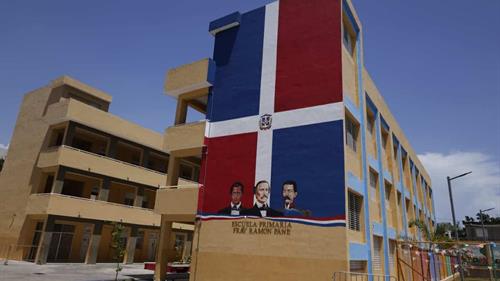 Inauguran por segunda vez la escuela Fray Ramón Pané - Diario Libre