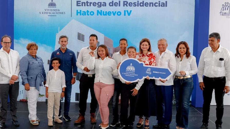 Gobierno entrega 608 apartamentos en Santo Domingo Oeste