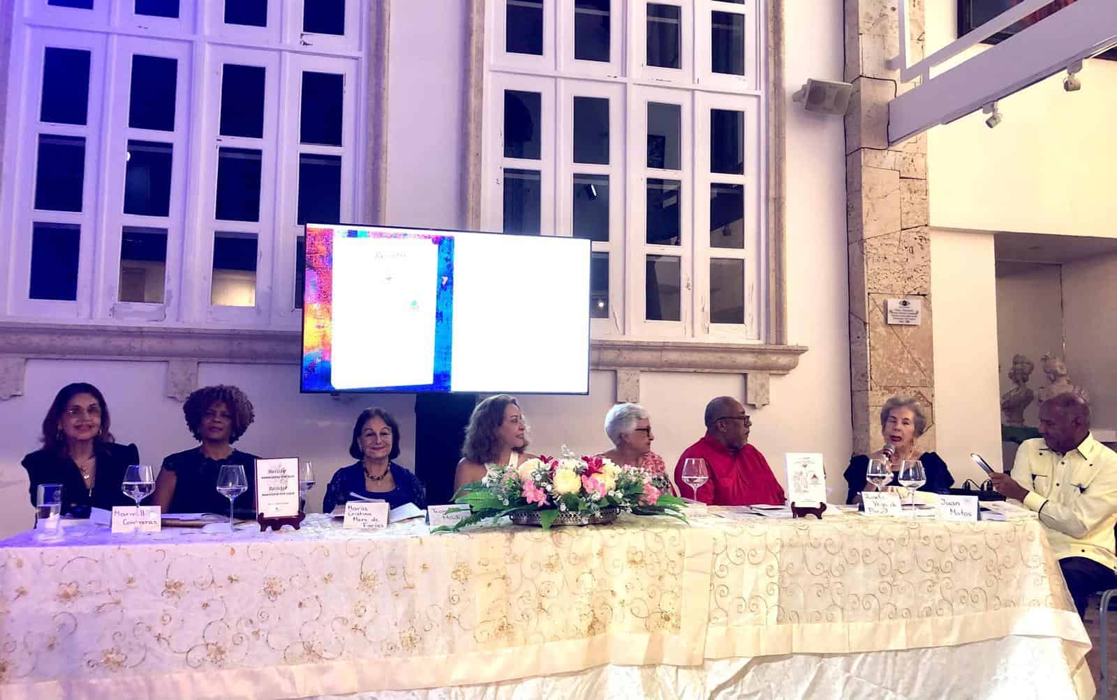 Voces poéticas dominicanas presentaron en Santo Domingo la antología Resistir publicada en París