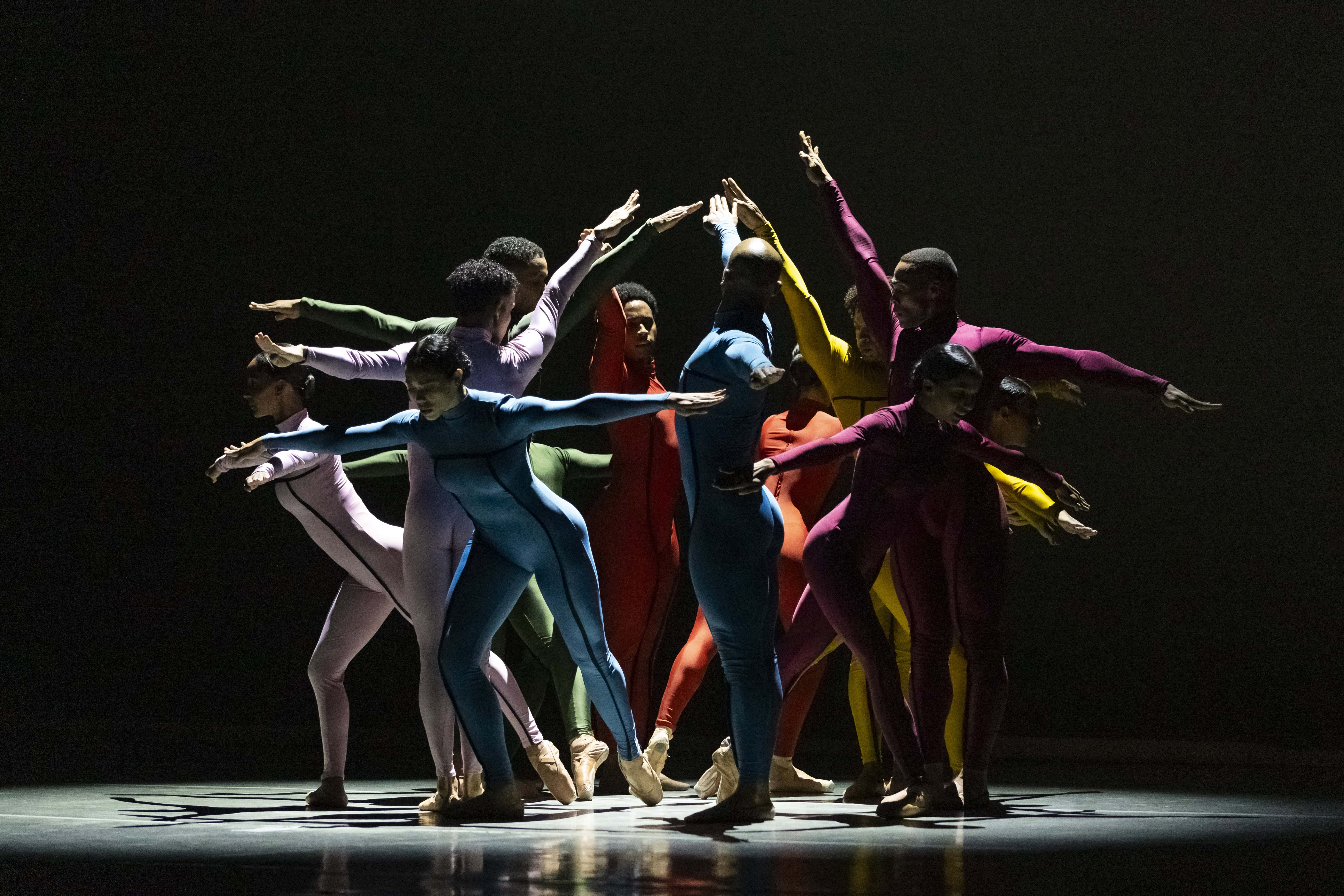 El Ballet Nacional Dominicano presenta la pieza Sinestesia del coreógrafo Pablo Pérez en la decimosexta edición de la Gala de Estrellas de la Danza Mundial este sábado 13 de septiembre de 2025.