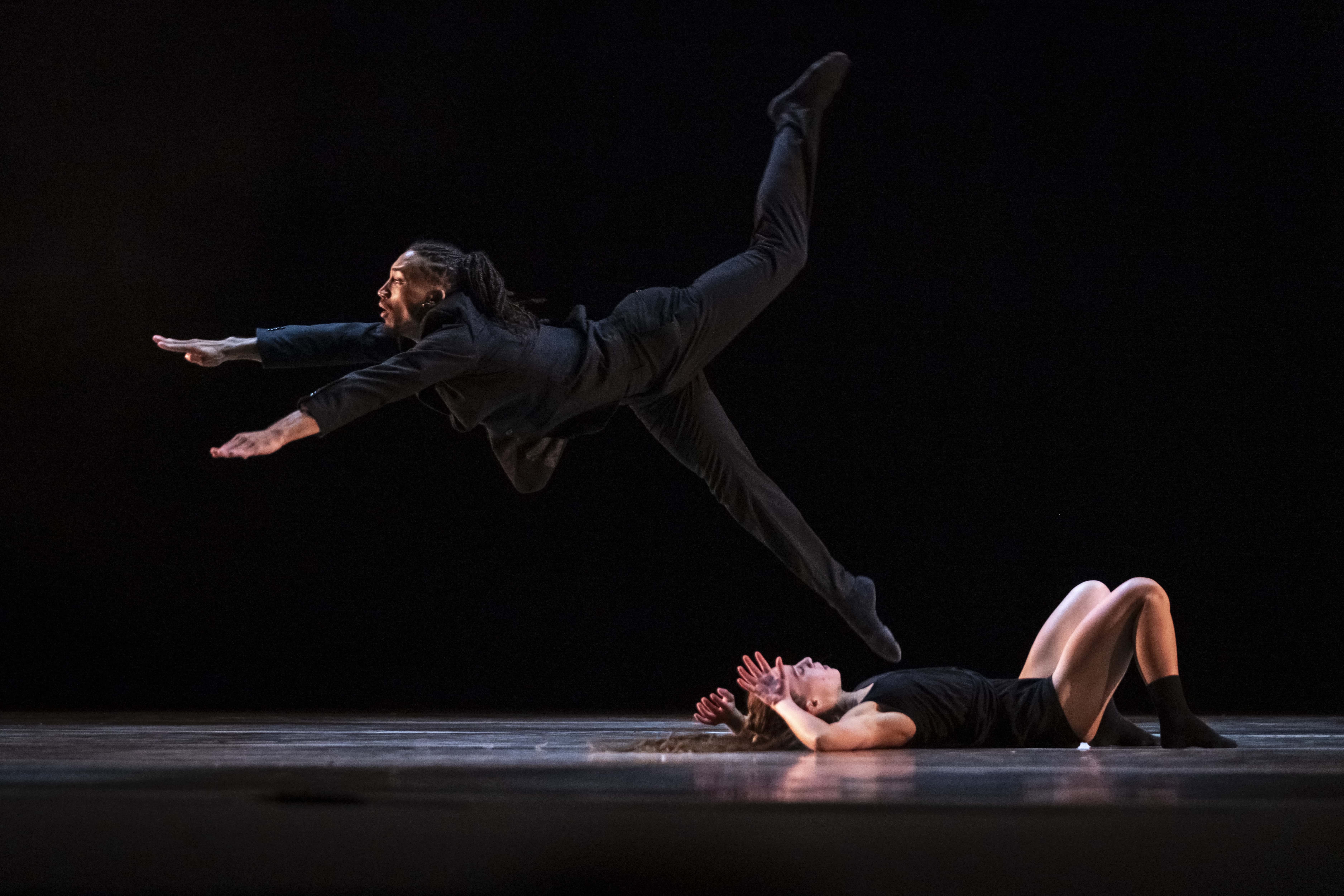 Los bailarines de OtroLado Dance Company, Lorena García y Younger Castellanos, en la decimosexta edición de la Gala de Estrellas de la Danza Mundial este sábado 13 de septiembre de 2025.