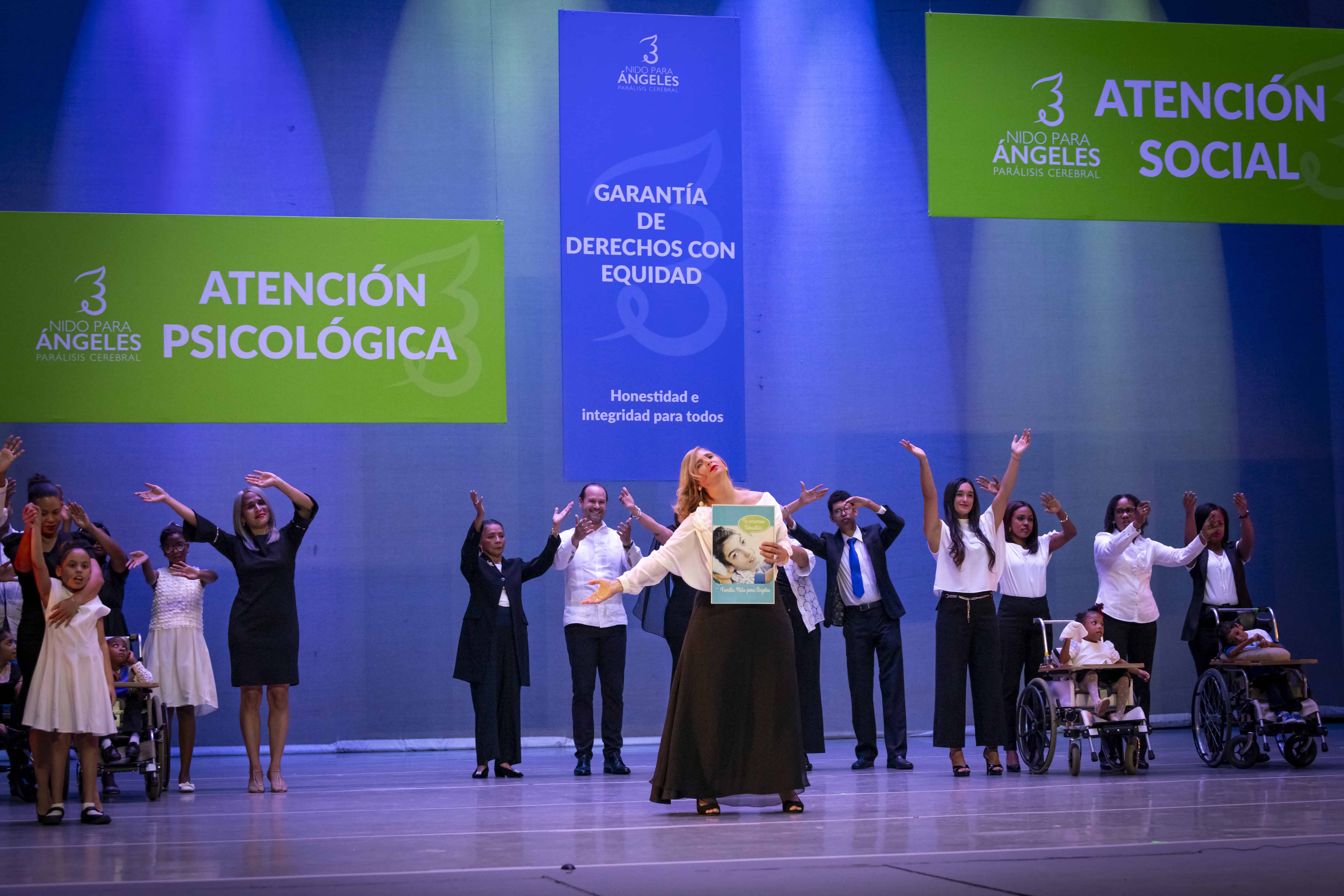 La Fundación Nido para Ángeles hace un homenaje en memoria de Sebastián durante la apertura de la decimosexta edición de la Gala de Estrellas de la Danza Mundial este sábado 13 de septiembre de 2025.