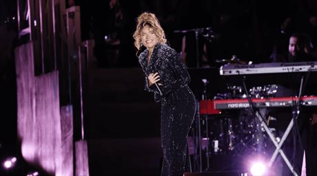 Karol G brilla en histórico concierto en el Vaticano junto a Andrea Bocelli y Pharrell Williams