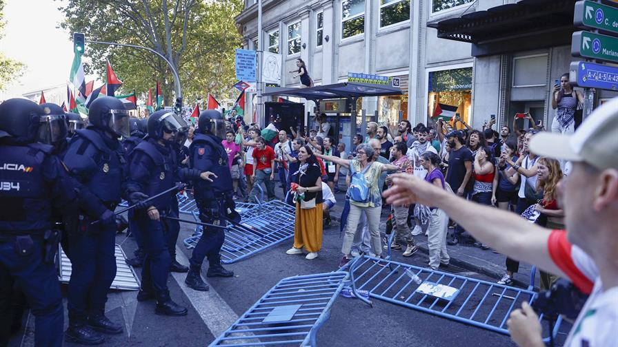 La Vuelta a España derrotada por las manifestaciones propalestinas La Vuelta a España derrotada por las manifestaciones propalestinas