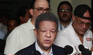 Leonel Fernández fue ratificado como presidente de la Fuerza del Pueblo