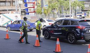 Inician nuevas restricciones de giros a la izquierda en la Kennedy con Núñez de Cáceres