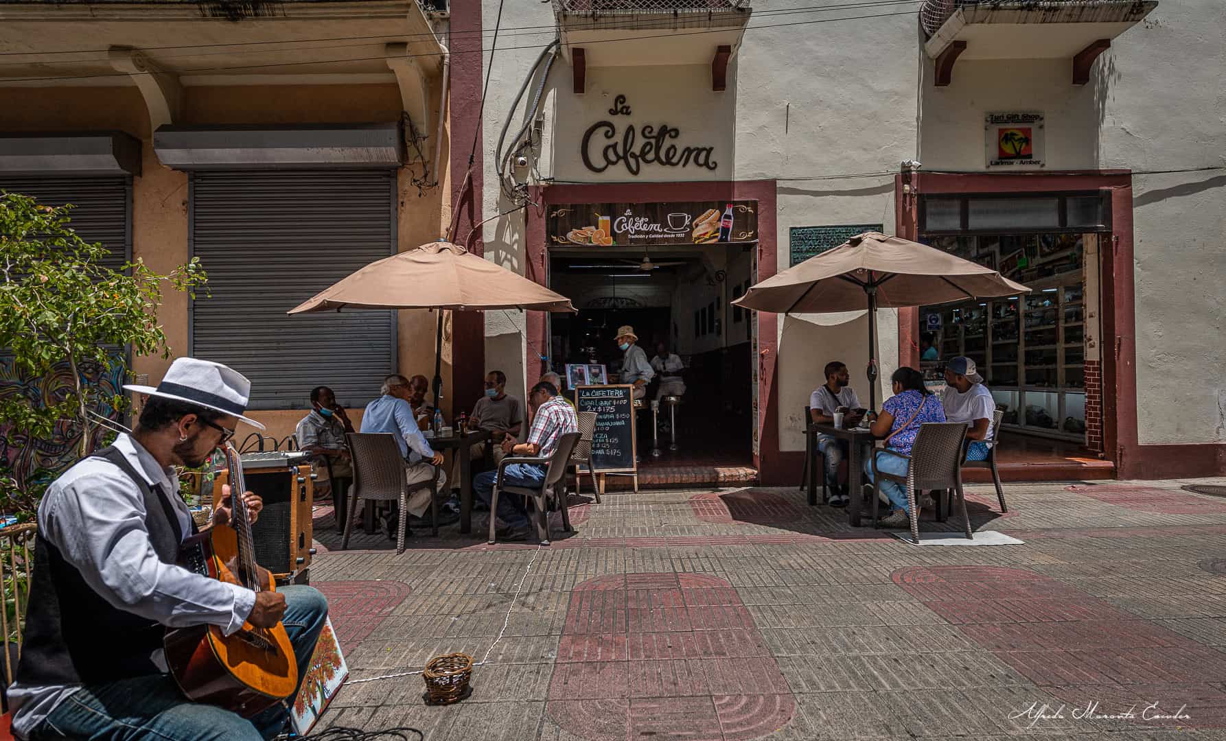 Un sorbo de historia: Café Santo Domingo restaurará "La Cafetera", punto de encuentro de El Conde