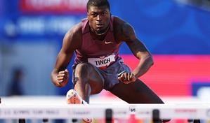 Cordell Tinch, de vendedor de teléfonos a estrella de las vallas