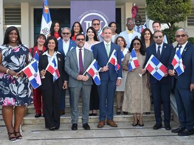 Delegación Nueva York en visita al Tribunal Constitucional