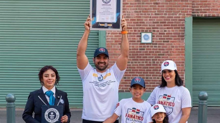 Dominicano rompe récord Guinness al visitar los 30 estadios de la MLB en 25 días