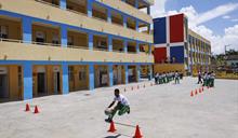 Minerd rectifica cifra y dice que son 6,000 los estudiantes que a&uacute;n esperan cupo escolar