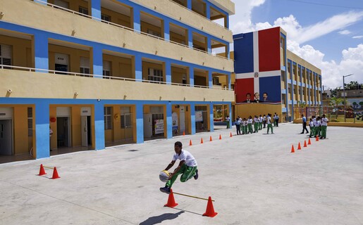 RD elev&oacute; de 56 % a 64 % la proporci&oacute;n de estudiantes que completan la secundaria