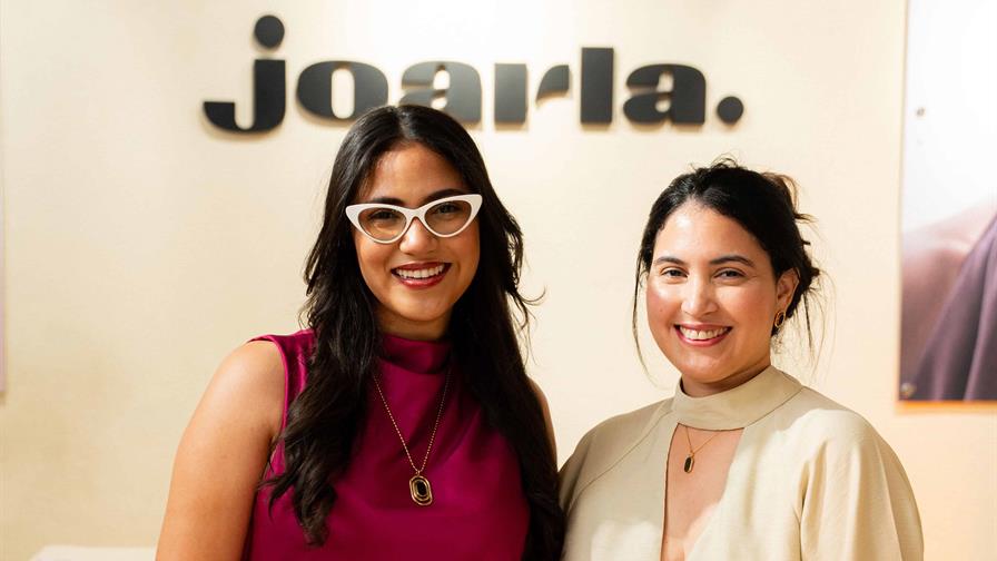 Joarla Caridad presenta su colección de joyería contemporánea
