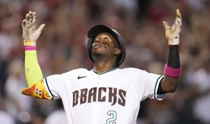 VIDEO | Tras el &uacute;ltimo out del Cl&aacute;sico, Perdomo da vuelta a la p&aacute;gina y comienza con jonr&oacute;n su 2026