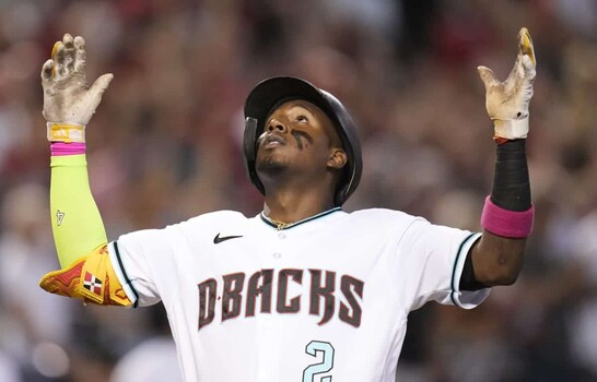 VIDEO | Tras el &uacute;ltimo out del Cl&aacute;sico, Perdomo da vuelta a la p&aacute;gina y comienza con jonr&oacute;n su 2026