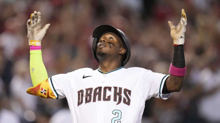 VIDEO | Tras el &uacute;ltimo out del Cl&aacute;sico, Perdomo da vuelta a la p&aacute;gina y comienza con jonr&oacute;n su 2026