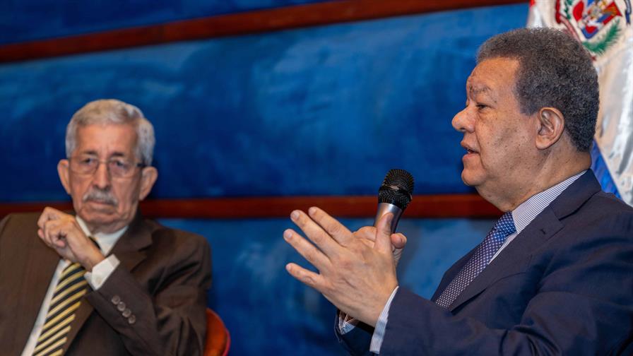 Propuestas del CES hablan de reglamentar y no de regular la mano de obra haitiana Propuestas del CES hablan de reglamentar y no de regular la mano de obra haitiana