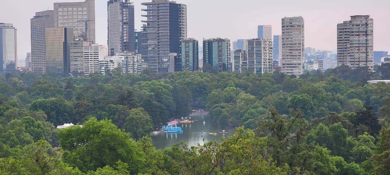 Vista al lago de Chapultepec.