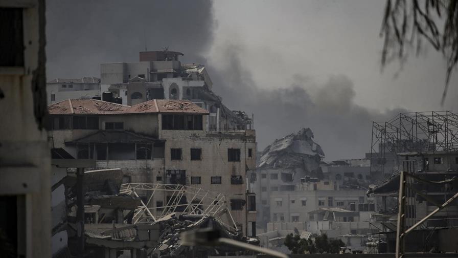 Tanques y aviones israelíes bombardean Ciudad de Gaza y el éxodo de palestinos continúa