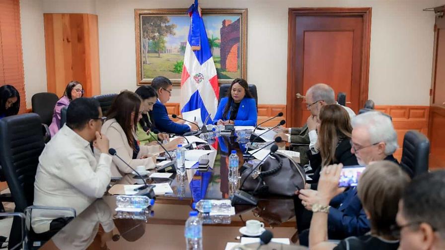 Avanza el estudio del proyecto de libertad de expresión; la comisión lo leyó y hará consultas