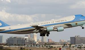 "¡Suelte el iPad!": así ordenaron a piloto de Spirit alejarse del Air Force One que transportaba a Trump y Melania