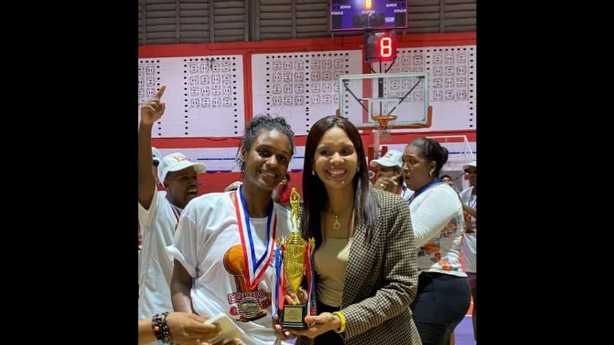 Calero barre a Los Mina y se corona en Primer Torneo Superior Femenino Provincia Santo Domingo