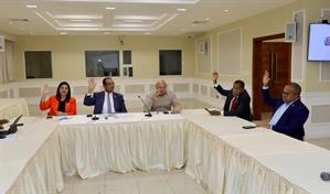 Comisión del Senado aprueba resolución para regularizar derechos de titulación en Salinas de Baní