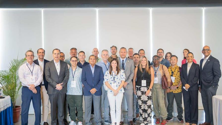Industria y Comercio recibe delegación de la Asociación Americana de Prendas de Vestir y Calzados
