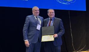 Doctor Ricardo Domingo recibe certificación de excelencia en el XXVIII Congreso Mundial de IFSO