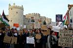 Grupo anti-Trump proyecta sobre el castillo de Windsor fotos relacionadas al caso Epstein