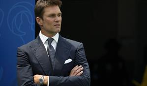 Tom Brady y el due&ntilde;o de Patriots reclaman al Sal&oacute;n de la Fama por ignorar a Belichick