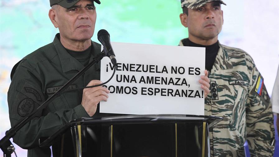 Venezuela inicia ejercicios militares en isla del Caribe en respuesta a EE. UU.
