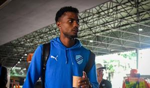 Dorny Romero convierte un penal y salva un empate para el Bolivar en la Copa Sudamericana