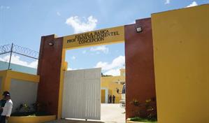 Gobierno inaugura una escuela en Villa Altagracia y un Caipi en Guerra