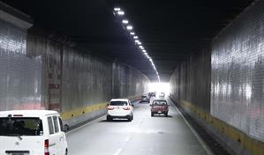Obras Públicas pinta de gris los laterales del túnel de Las Américas y elimina los murales