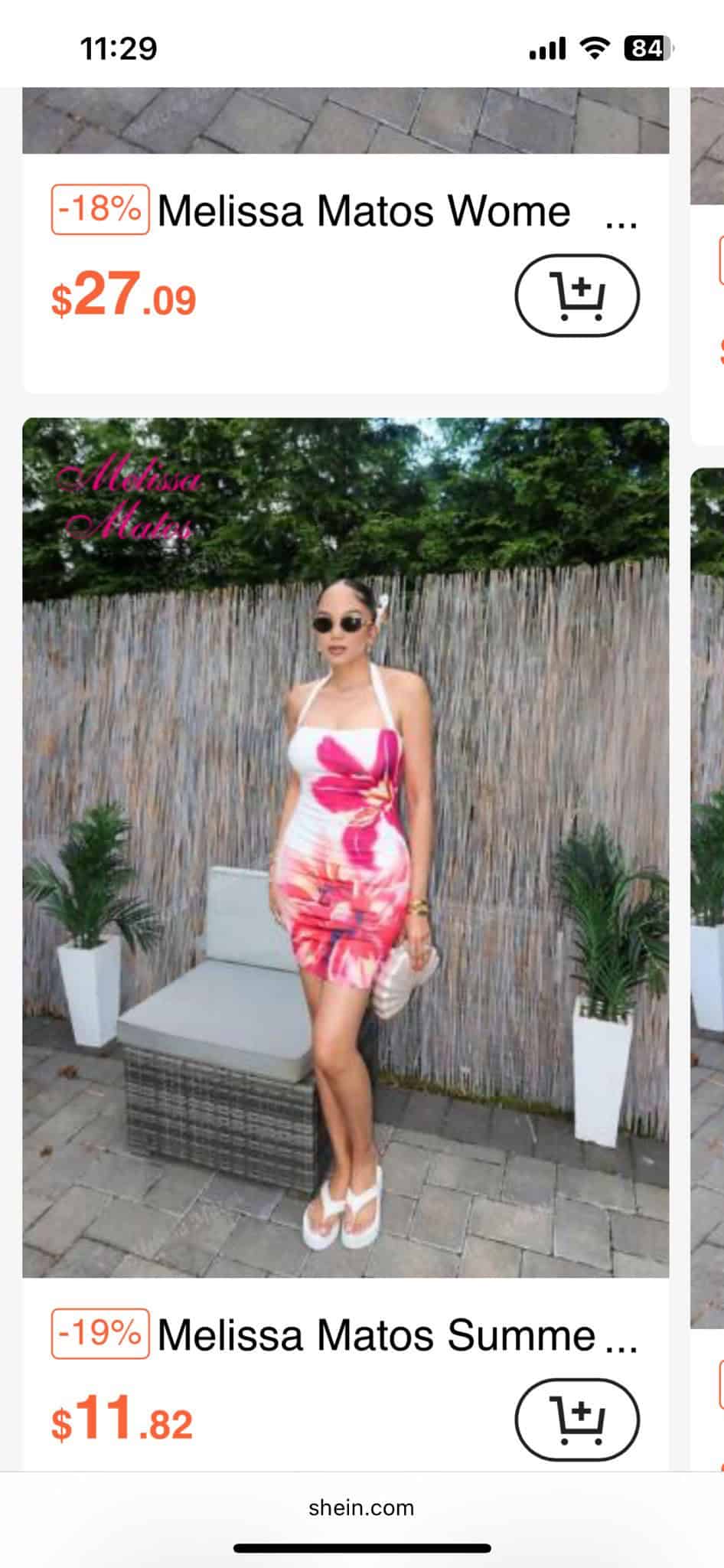 Melissa Matos modela ropa para su tienda en Shein.