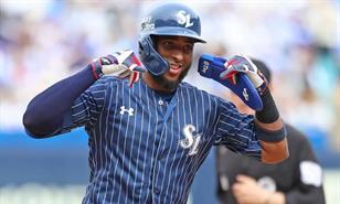 Lewin Díaz a la puerta de hacer historia en la KBO