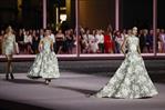 Carolina Herrera rinde homenaje a Madrid con dise&ntilde;os para una mujer global