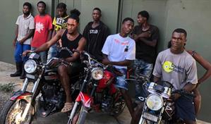 Detienen a 30 haitianos indocumentados y ocupan motocicletas durante en operativos en Valverde