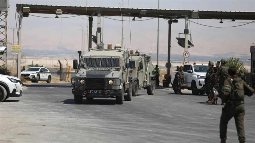 Israel suspende acceso de convoyes humanitarios de Jordania a Gaza tras ataque