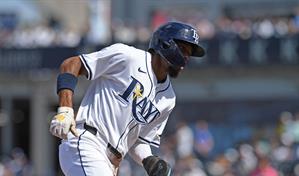 Chandler Simpson mantiene su bate encendido y Rays blanquean a los Azulejos