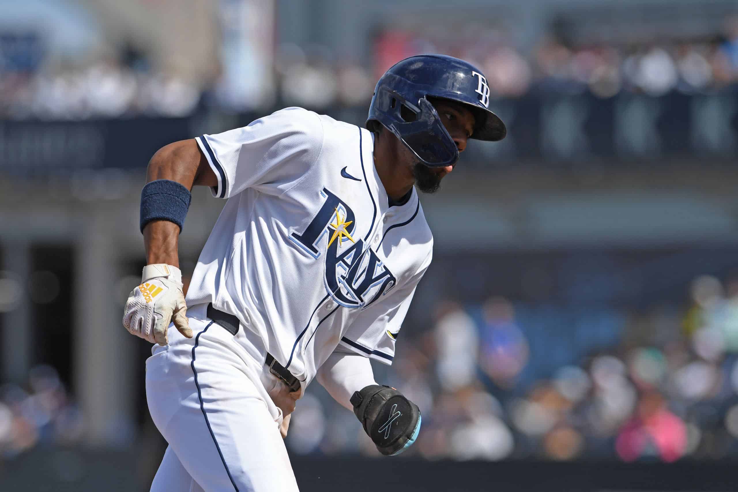 Chandler Simpson mantiene su bate encendido y Rays blanquean a los Azulejos